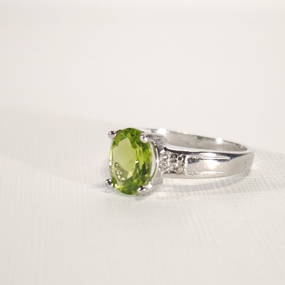Peridot 1.8 Carats Ring Size 7-1/4 - image 5